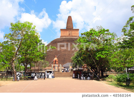 Jetavaranama dagoba stupa, Anuradhapura, Sri Lanka Jetavaranama dagoba stupa, Anuradhapura, Sri Lanka 48568164