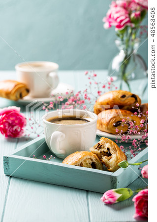 Mini fresh croissants bun Mini fresh croissants bun 48568408