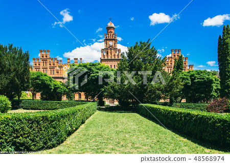 Chernivtsi National University  48568974