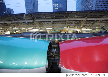 the green E5 Series and the red E6 Series 48569191