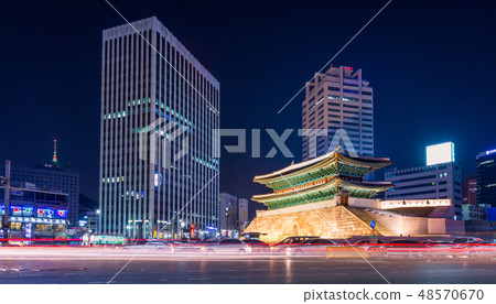 Namdaemun gate (Sungnyemun) cityscape at night Namdaemun gate (Sungnyemun) cityscape at night 48570670