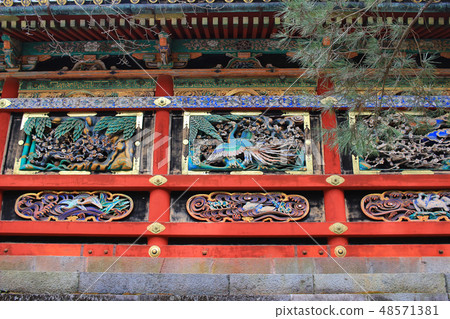 Yomeimon gate with the biggest wood phoenix 48571381