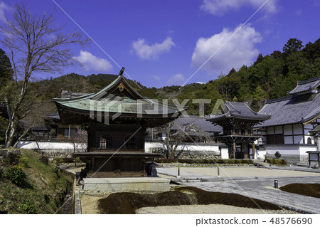 Yamaguchi Shogakuji Sesshin garden Jizo Hall Belfry gate front garden "no hidden" 48576690