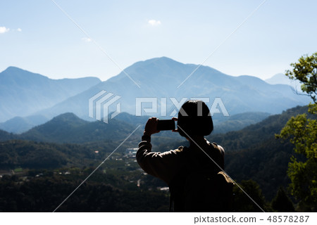 woman take a picture 48578287