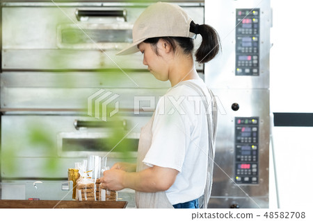 Baker Baker 48582708