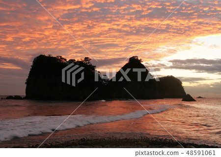 Japan's largest sunset 48591061