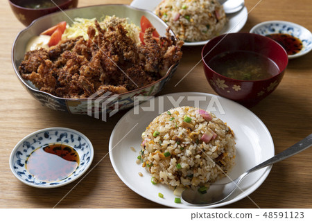 Squid and fried rice 48591123