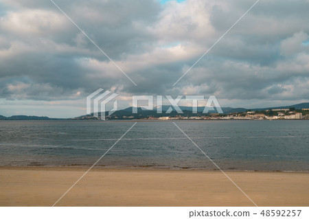 sea, beach, sky 48592257
