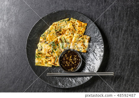 Chijimi韓國美食亞洲大阪燒jijim和鐵鍋韓國食品 Chijimi韓國美食亞洲大阪燒jijim和鐵鍋韓國食品 48592487