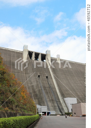Miyagase dam vertical position of autumn leaves Miyagase dam vertical position of autumn leaves 48592712