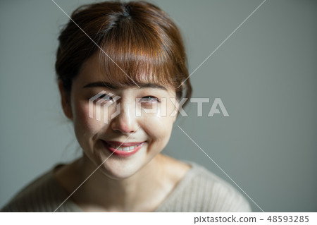眼淚淚流滿面 48593285