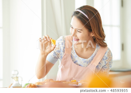 Female Lifestyle Cooking Female Lifestyle Cooking 48593935