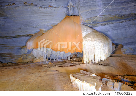 Stalagmites and stalactites in the cave Gruta Da Lapa Doce, cave in Iraquara, Chapada Diamantina Stalagmites and stalactites in the cave Gruta Da Lapa Doce, cave in Iraquara, Chapada Diamantina 48600222