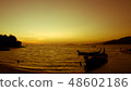 與小船漂浮的海和日落風景 48602186