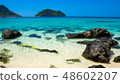 與小船漂浮的海和日落風景 48602207
