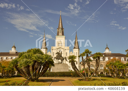Panorama of Jackson Square on a sunny day 48608139