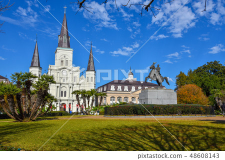Panorama of Jackson Square on a sunny day 48608143