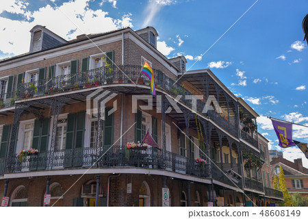 Typical houses in the French quarter of NOLA 48608149