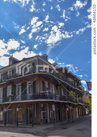 Typical houses in the French quarter of NOLA 48608150