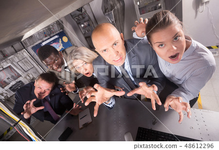 Businesspeople frightening 48612296