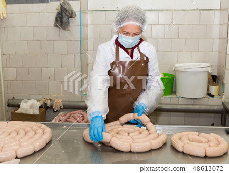 Female molding sausages Female molding sausages 48613072