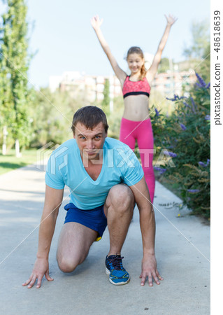 Man ready to start running 48618639