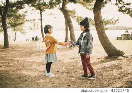 Children play park 48621746