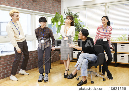 商業創意男人和女人 商業創意男人和女人 48621866