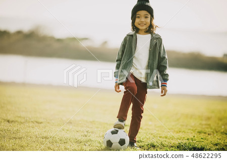Children play park 48622295