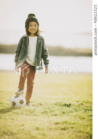 Children play park 48622325