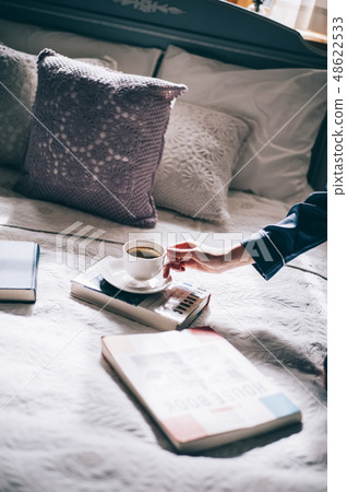 Women's lifestyle tea time 48622533