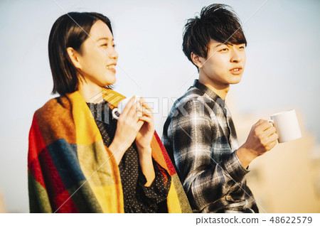 Couple rooftop lifestyle 48622579