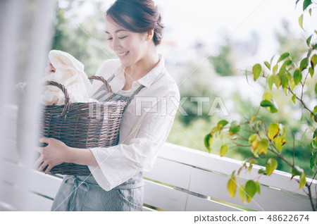 Women Lifestyle Washing Women Lifestyle Washing 48622674