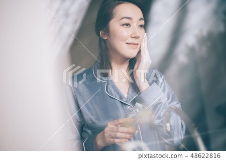 Female Lifestyle Beauty Female Lifestyle Beauty 48622816