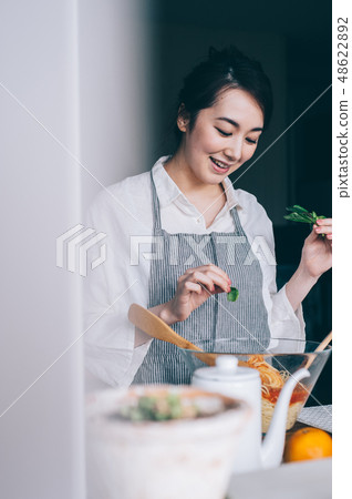 Female Lifestyle Cuisine Female Lifestyle Cuisine 48622892