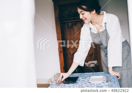 女性生活方式餐準備 48622922