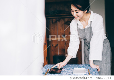 女性生活方式餐準備 48622944