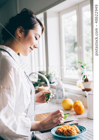 Female Lifestyle Cuisine 48622949