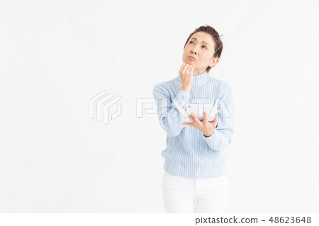 看看平板電腦高級女人想 看看平板電腦高級女人想 48623648