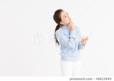 看看平板電腦高級女人想 看看平板電腦高級女人想 48623649