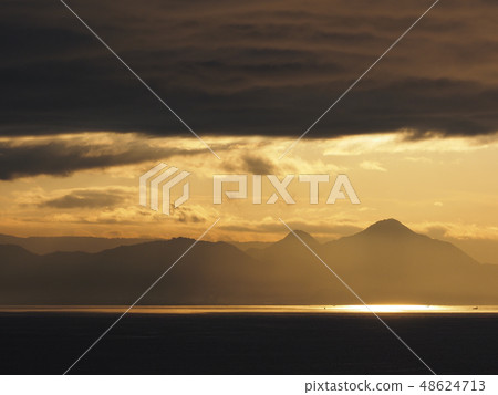 清晨的陽光 48624713