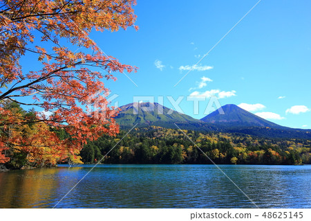 Onnato Mt. Ukudake of autumn leaves and Akagi Fuji Onnato Mt. Ukudake of autumn leaves and Akagi Fuji 48625145
