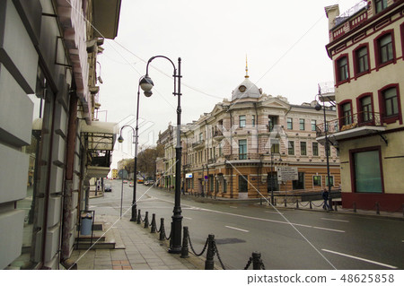 Early morning street of Vladivostok Early morning street of Vladivostok 48625858