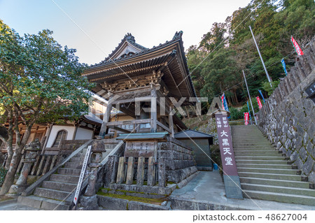Nachi's waterfall (sunny in February and Wakayama) 48627004
