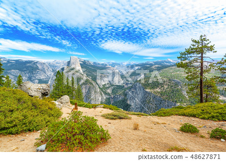 Magnificent Yosemite. Magnificent Yosemite. 48627871
