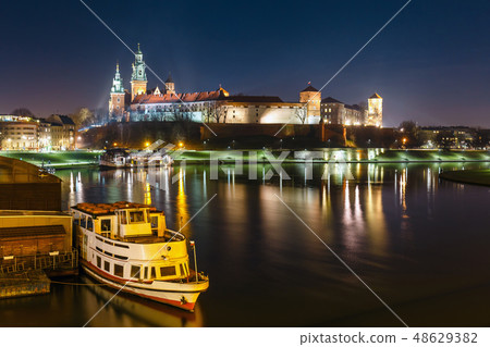 Wawel hill with castle at night, Poland 48629382