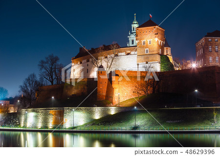 Wawel hill with royal castle at night. Krakow 48629396