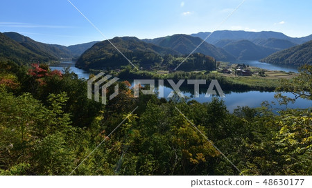 日本美麗的風景島根縣美鄉町秋天信吉 日本美麗的風景島根縣美鄉町秋天信吉 48630177