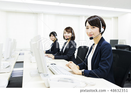 Operator call center Tele-apo Business Personal computer support desk Operator call center Tele-apo Business Personal computer support desk 48632351