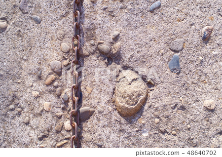 Wall and chain Wall and chain 48640702